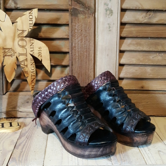 Freebird by Steven Shoes - FREEBIRD BY STEVEN Honey Black Leather Sandals